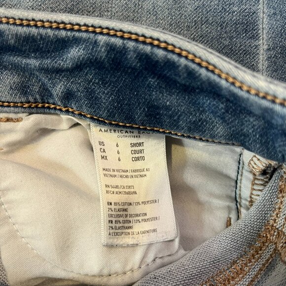 American Eagle Hi-Rise Next Level Stretch Distressed Jeggings Size 6 Short - Picture 3 of 4